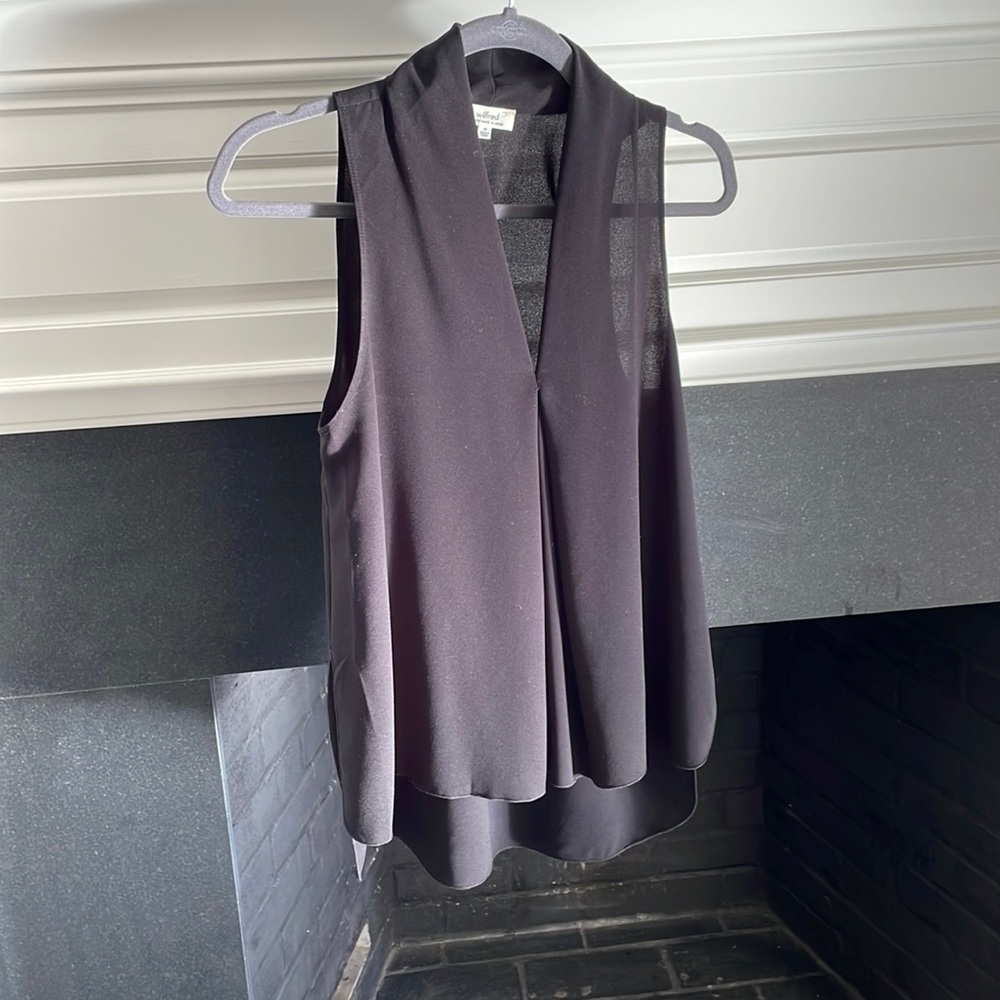 Wilfred Aritzia sleeveless black shirt